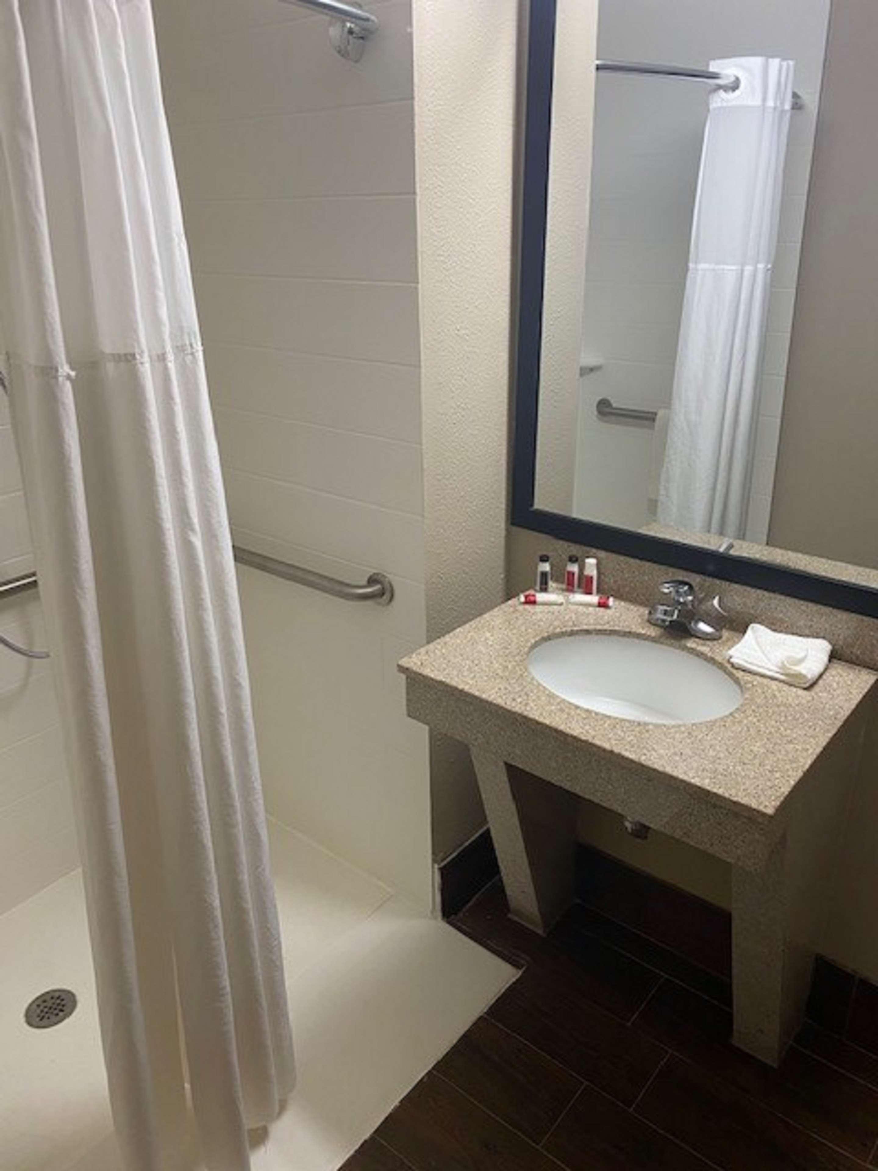 Surestay Hotel By Best Western Alexandria Airport Exterior photo